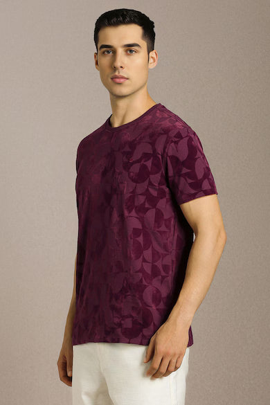 Men Maroon Textured Crew Neck T-shirt