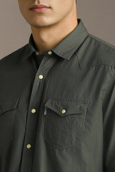 Men Green Solid Full Sleeves Casual Shirt